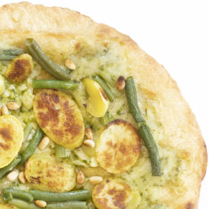 pizza con peso fagiolini verdi patate e pinoli